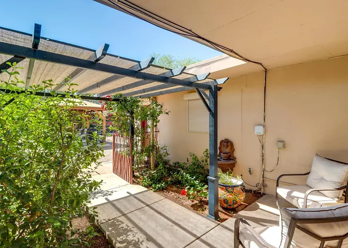 Casita W/ Shared Swim Spa, Close To Hiking! Holiday home Tucson