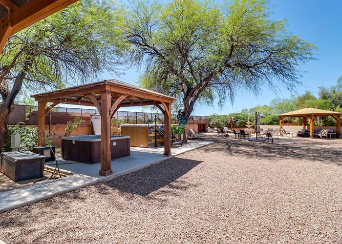 Holiday home Casita W/ Shared Swim Spa, Close To Hiking! Tucson